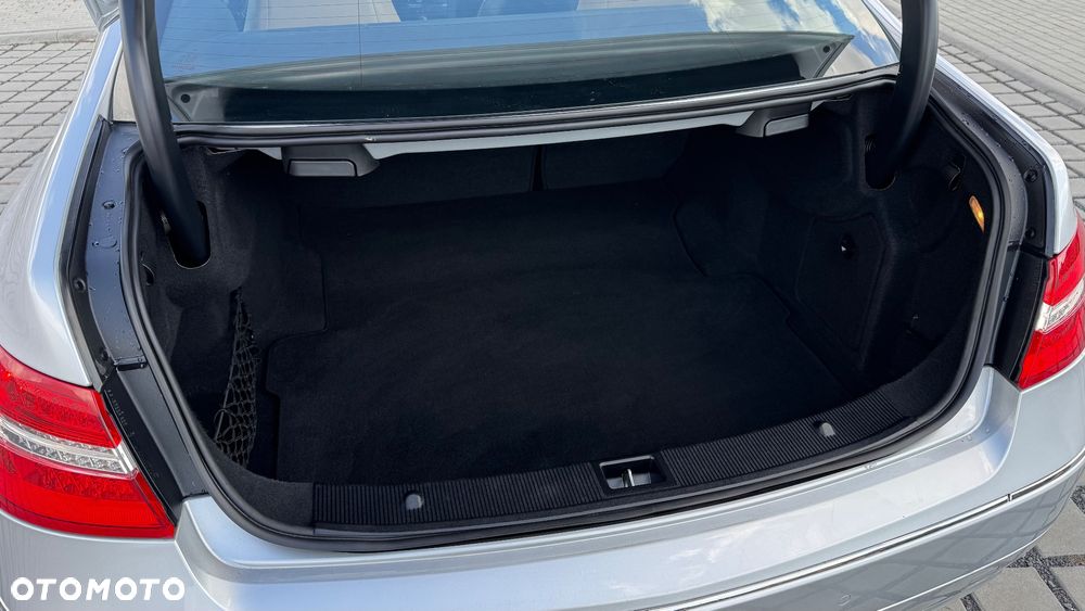 Mercedes-Benz Klasa E 250 CGI BlueEFFICIENCY Automatik Avantgarde - 12