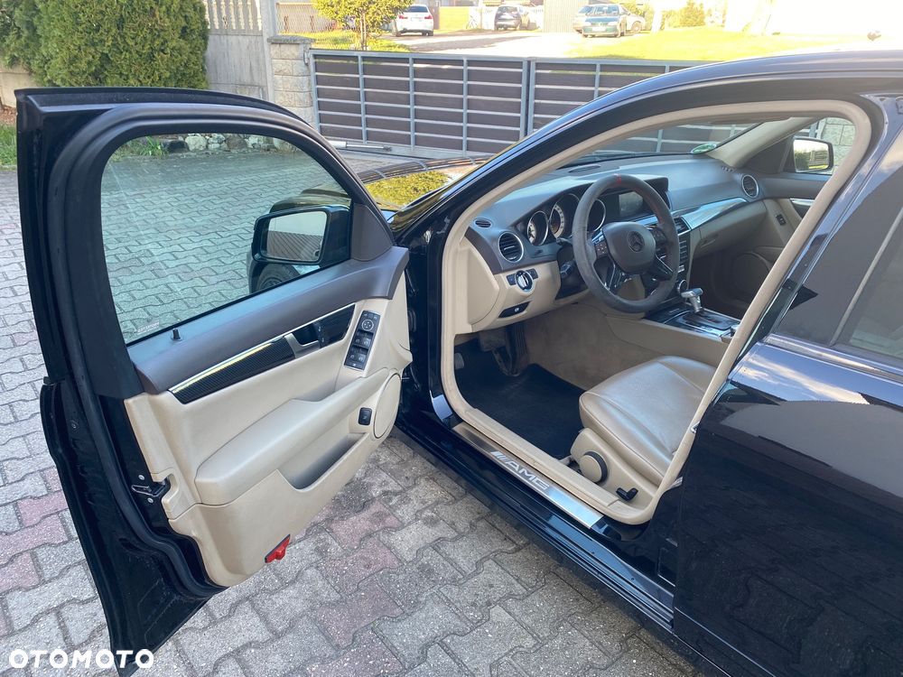 Mercedes-Benz Klasa C 180 CGI Automatik BlueEFFICIENCY Avantgarde - 8