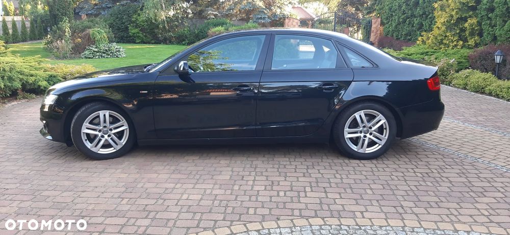 Audi A4 Limousine - 5