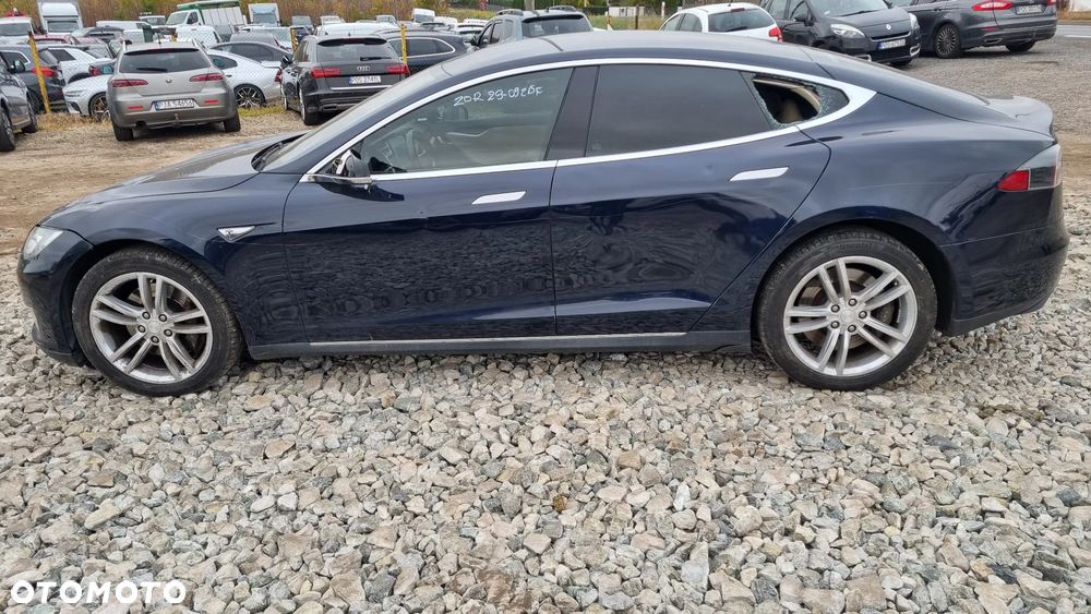 Tesla Model S 85 - 4