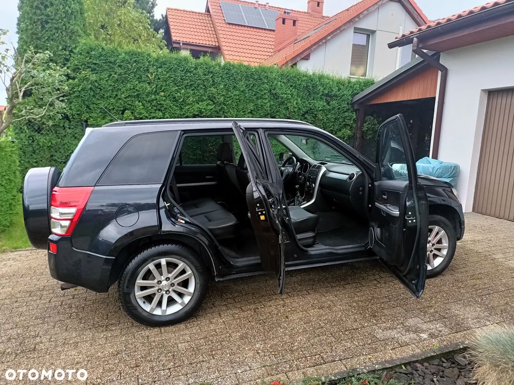 Suzuki Grand Vitara 2.0 - 10