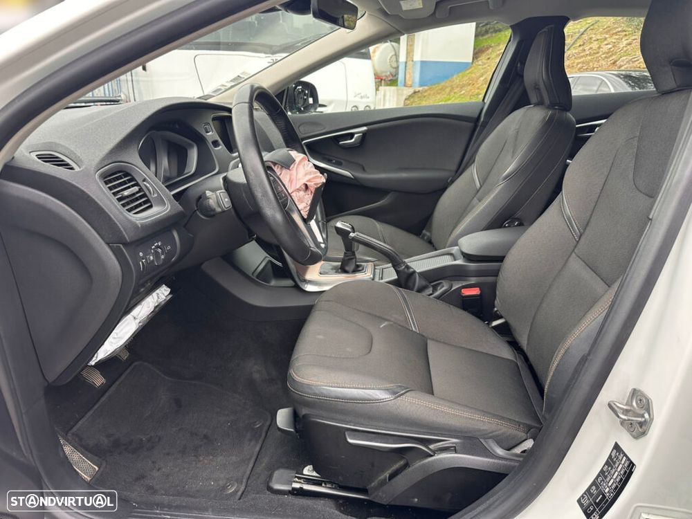 Volvo V40 Cross Country 2.0 D2 de 2017 para peças - 9