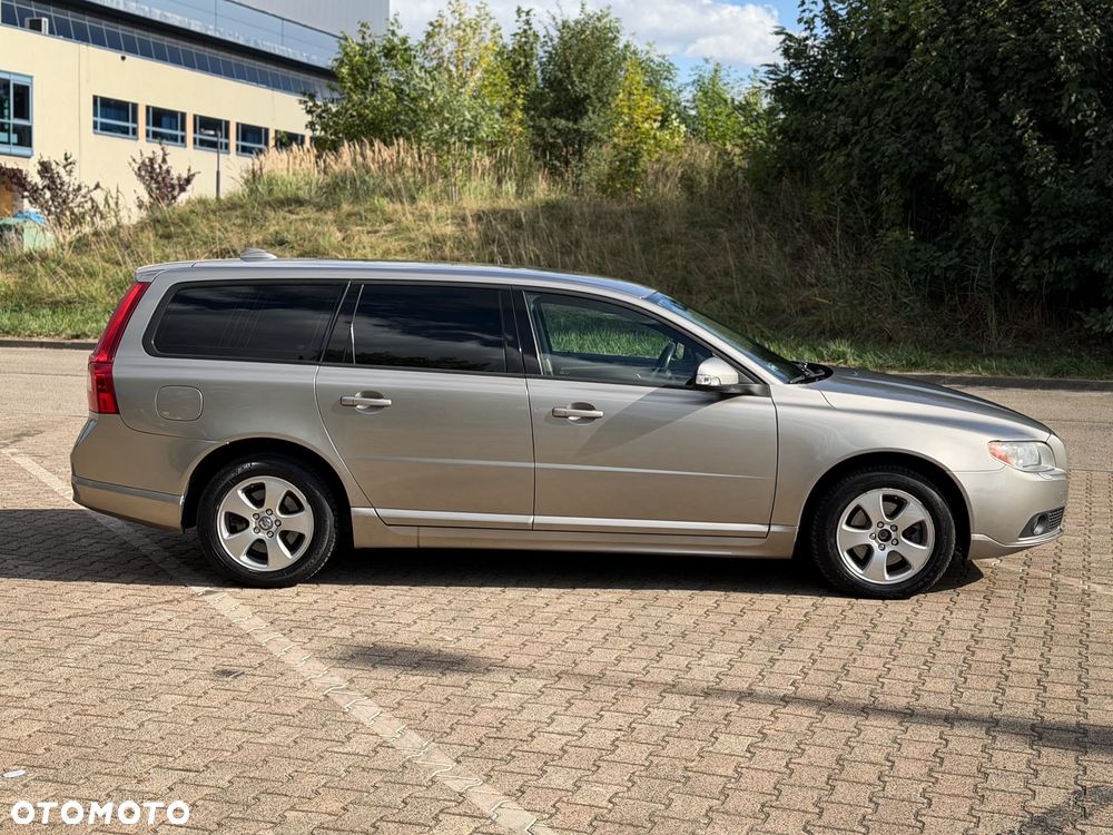 Volvo V70 2.0D Momentum - 9