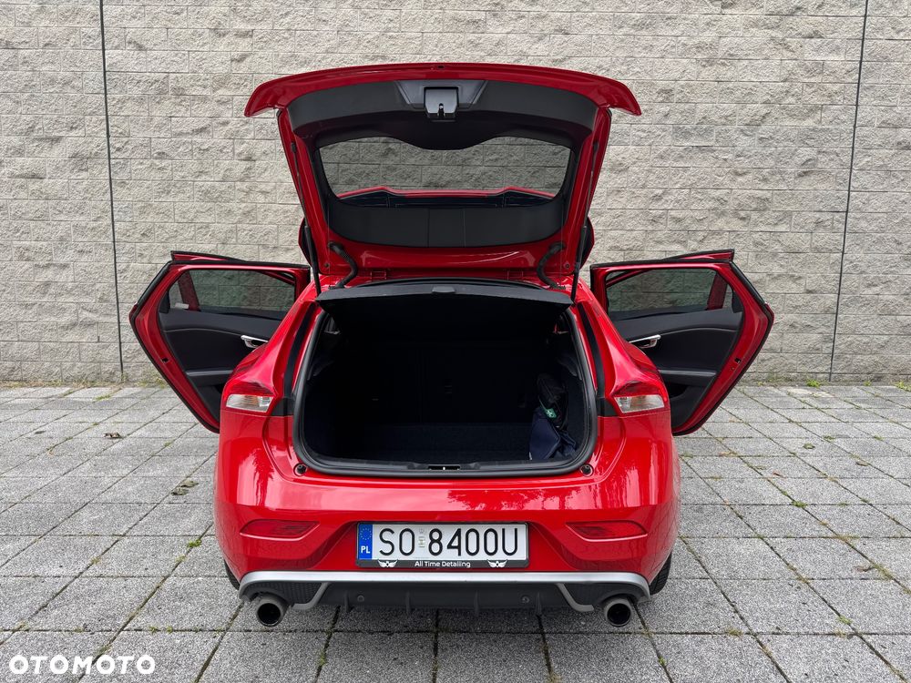 Volvo V40 T3 Drive-E R-Design Momentum - 9