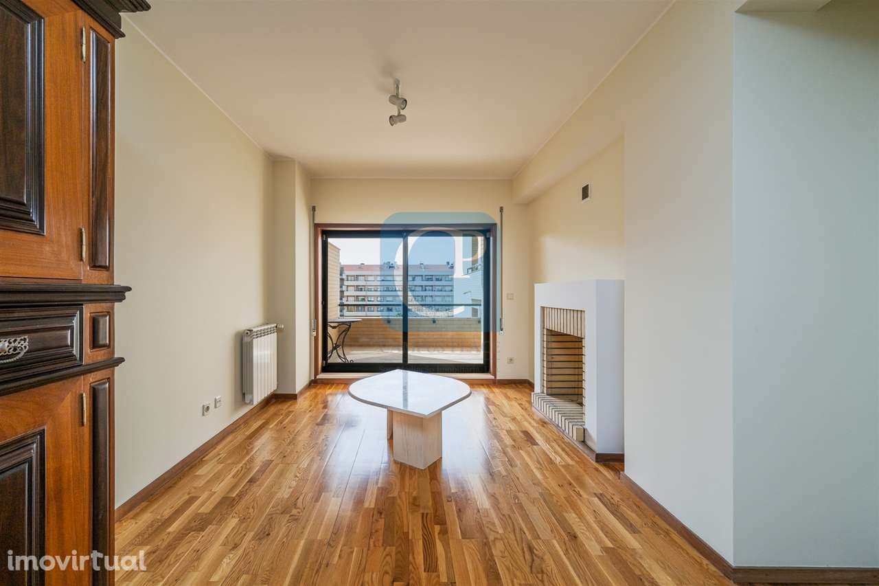 Apartamento T3 semi-equipado na Foz do Douro - Grande imagem: 4/26