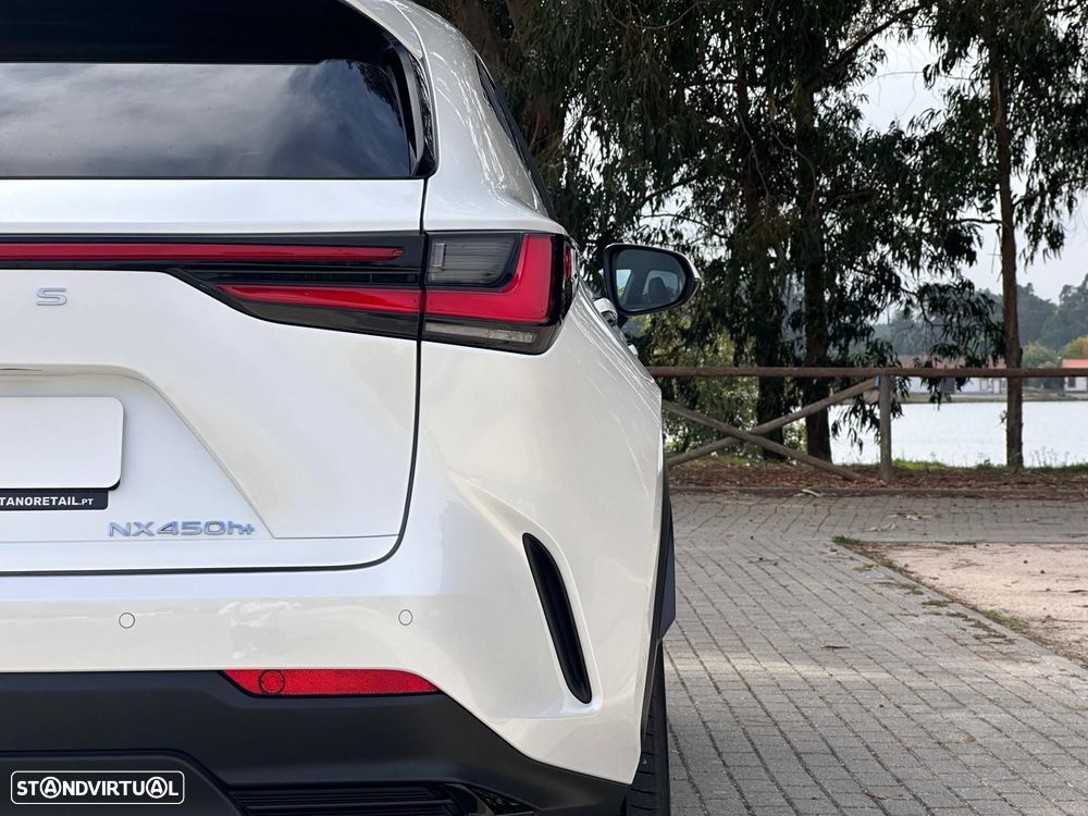 Lexus NX 450h+ Executive - 12