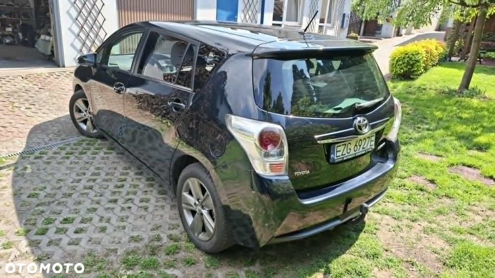Toyota Verso 1.8 Premium 7os - 3