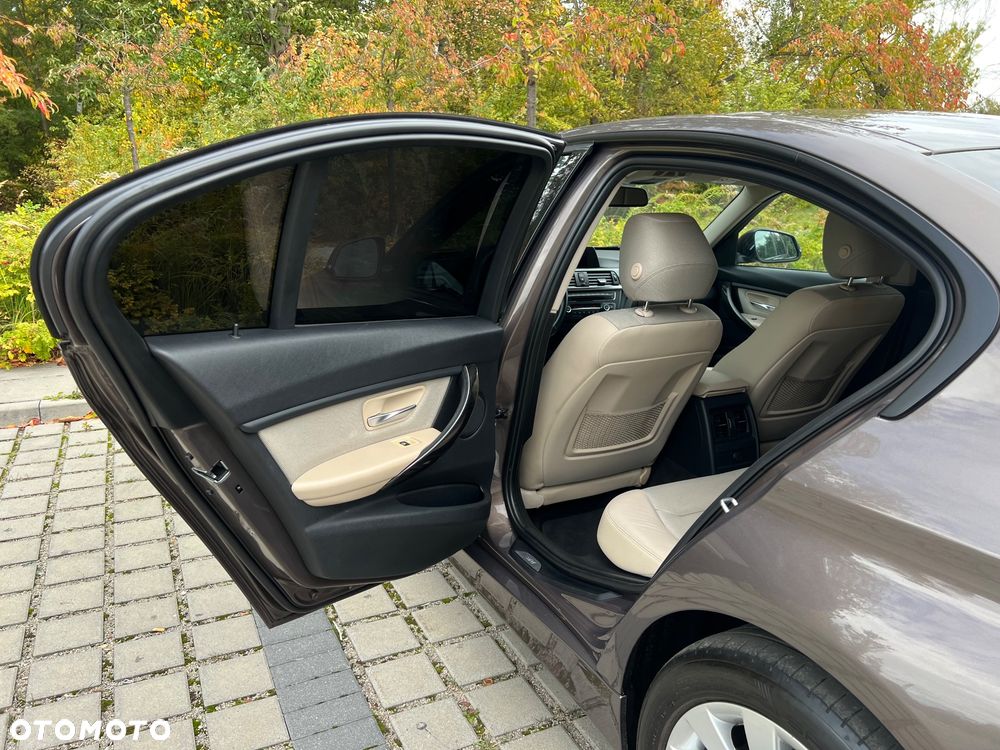 BMW Seria 3 - 33