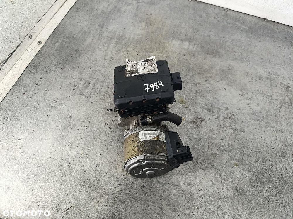 POMPA ZAWIESZENIA CITROEN C5 II 5002074  963671388000 GATE  2.0 HDI - 1
