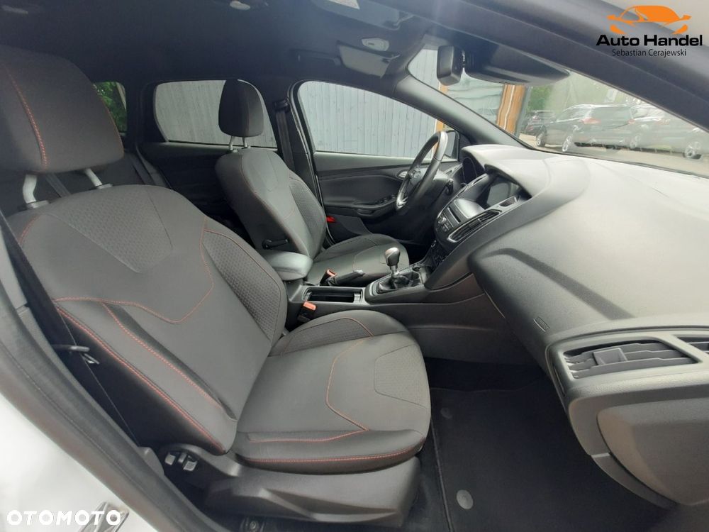 Ford Focus 1.5 EcoBoost STart-Stopp-System ST-LINE - 34