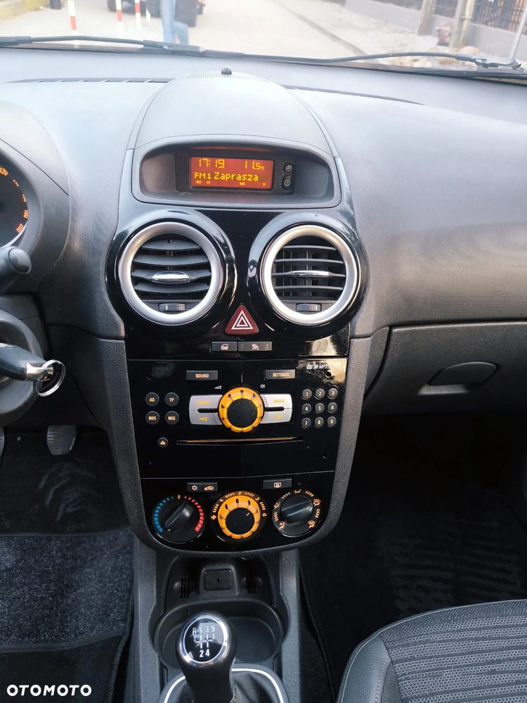 Opel Corsa 1.2 16V Cosmo - 13