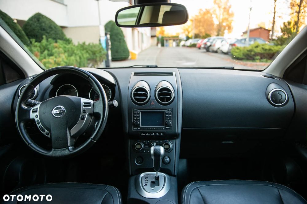 Nissan Qashqai - 25