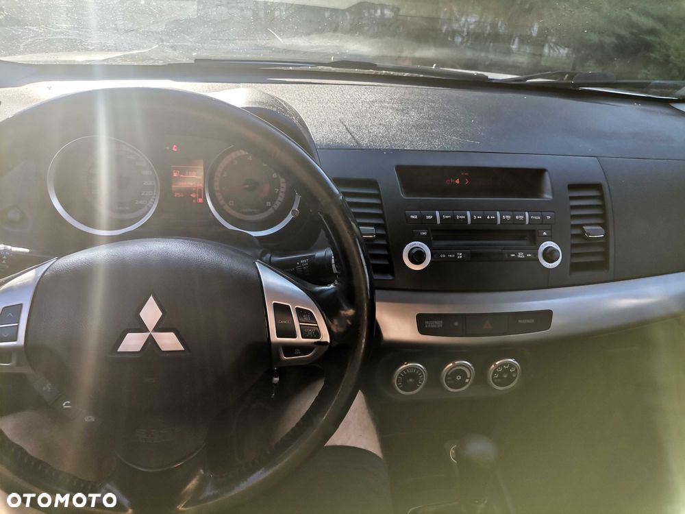 Mitsubishi Lancer - 6