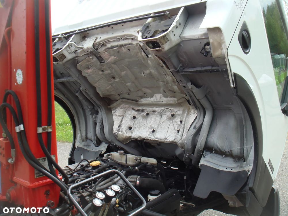 Nissan CABSTAR - 22