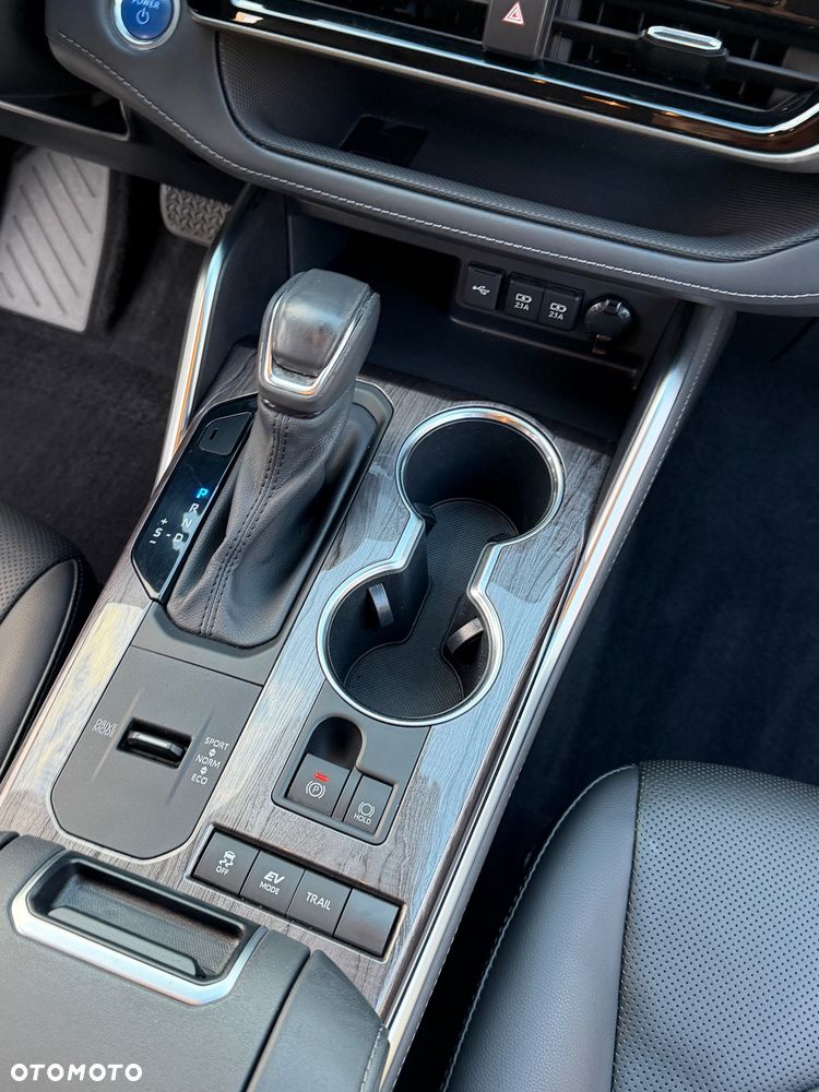 Toyota Highlander 2.5 Hybrid Executive - 27