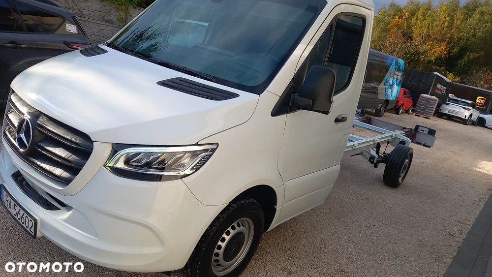 Mercedes-Benz Sprinter - 2