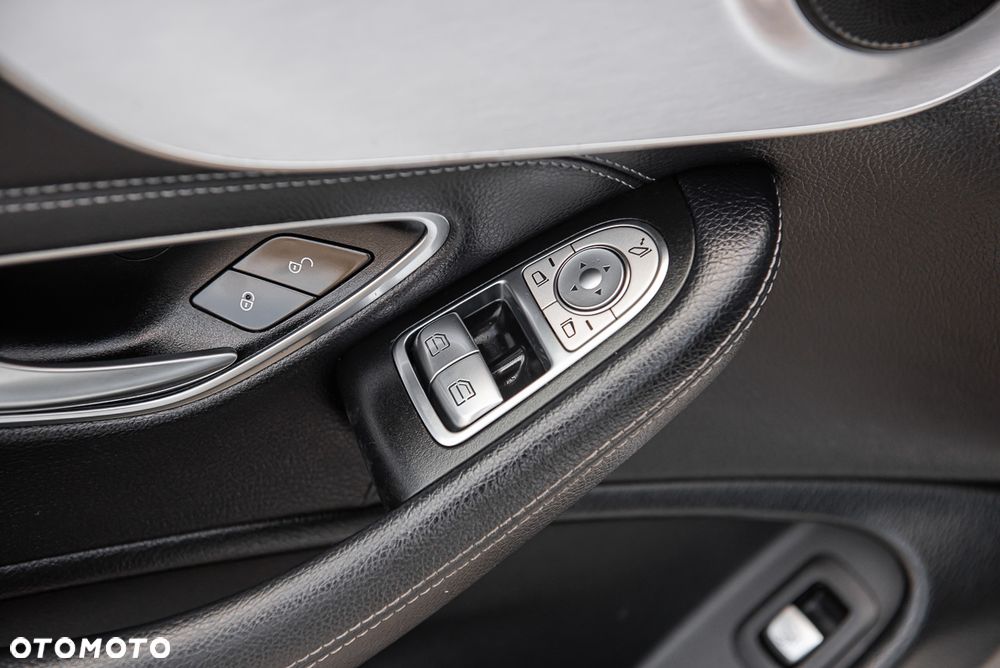 Mercedes-Benz Klasa C 200 4Matic 9G-TRONIC AMG Line - 18