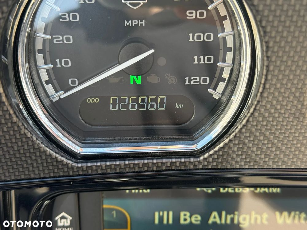 Harley-Davidson CVO Street Glide - 10