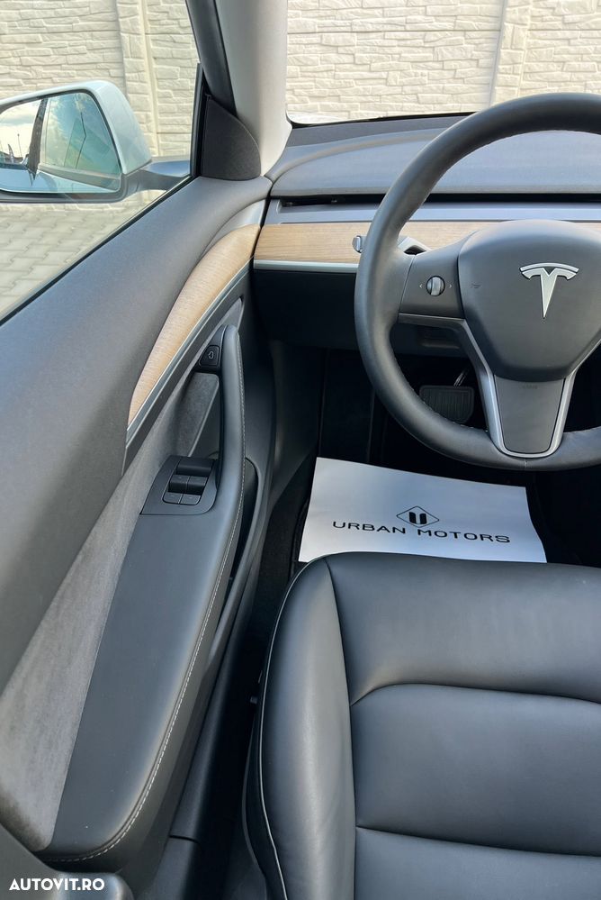 Tesla Model 3 Standard Reichweite Plus Hinterradantrieb - 19