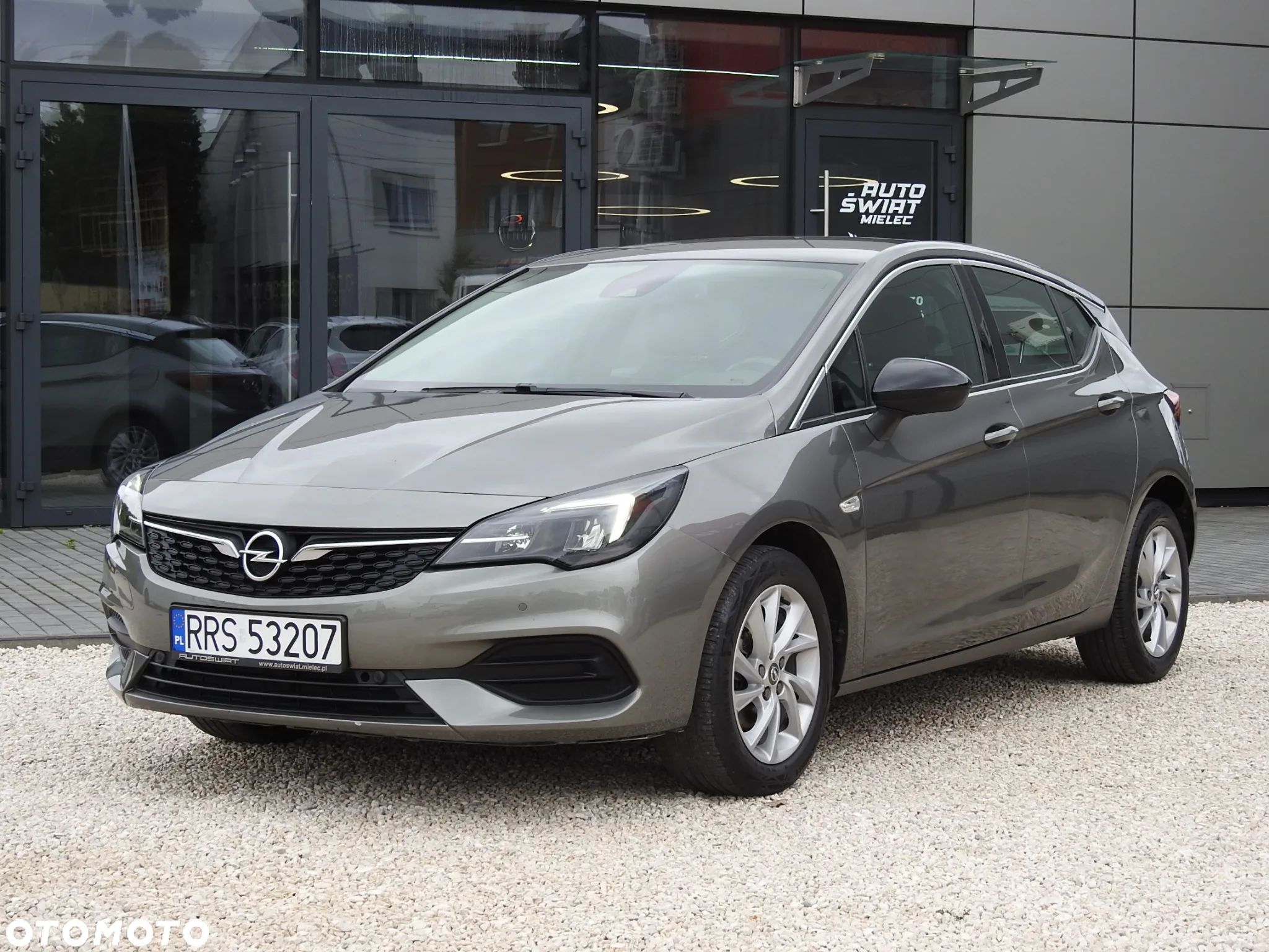 Opel Astra 1.2 Turbo Business Edition - 1