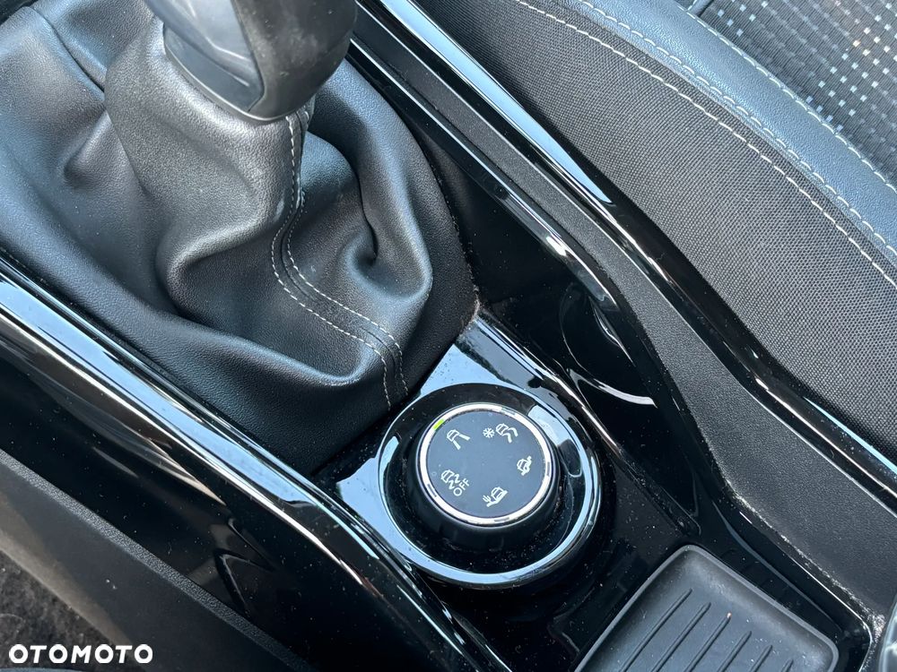 Peugeot 2008 BlueHDi 100 STOP & START Allure - 26
