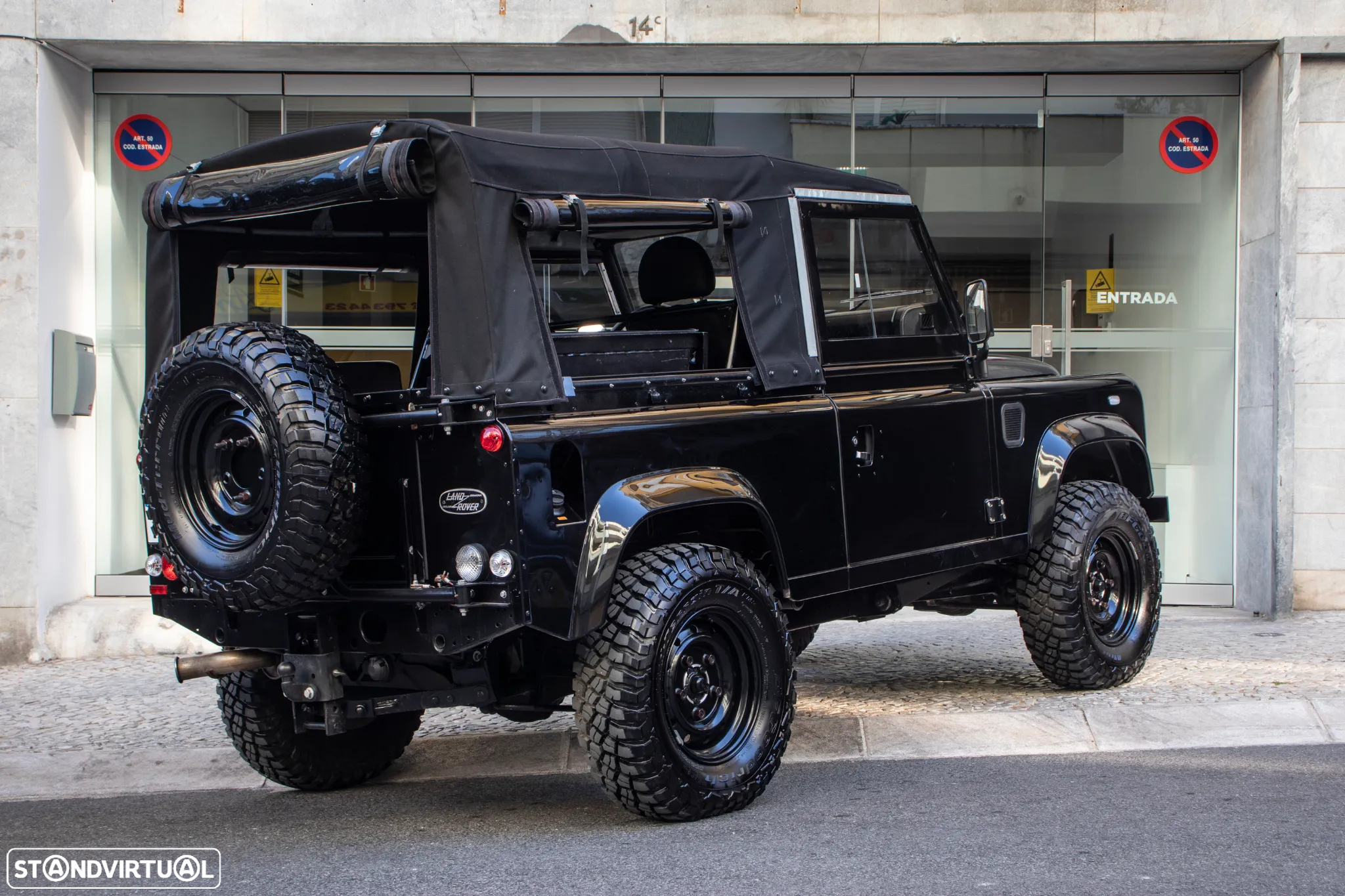 Land Rover Defender 90 SW 2.4 CRD S - 30