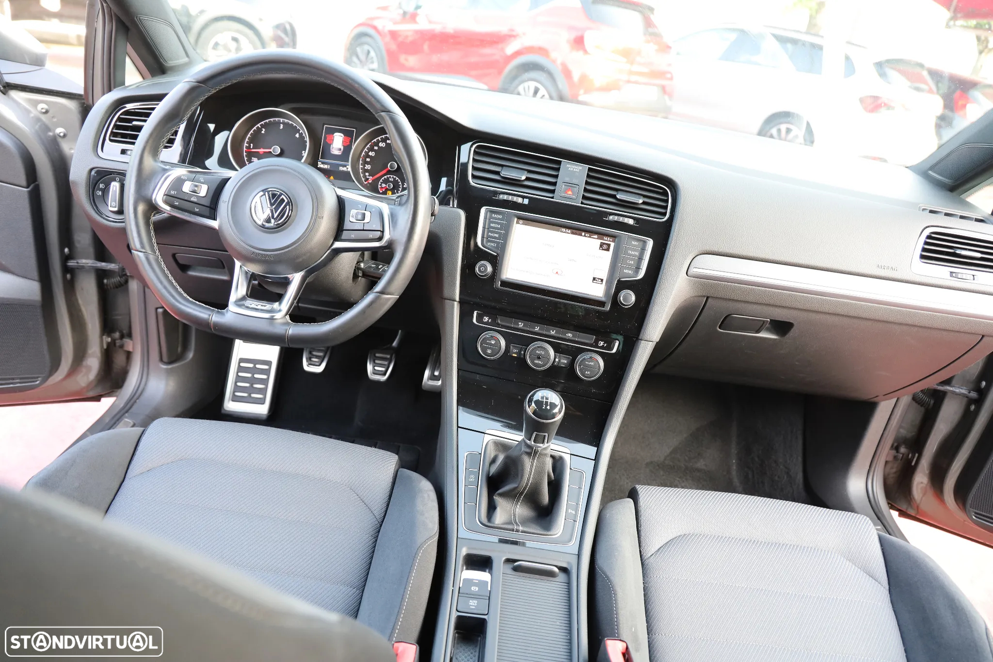 VW Golf Variant 1.6 TDi R-Line - 18