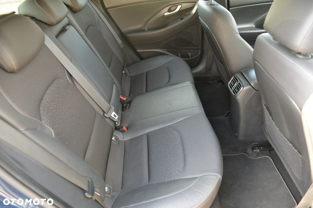 Hyundai i30 1.4 T-GDI DCT Premium - 11