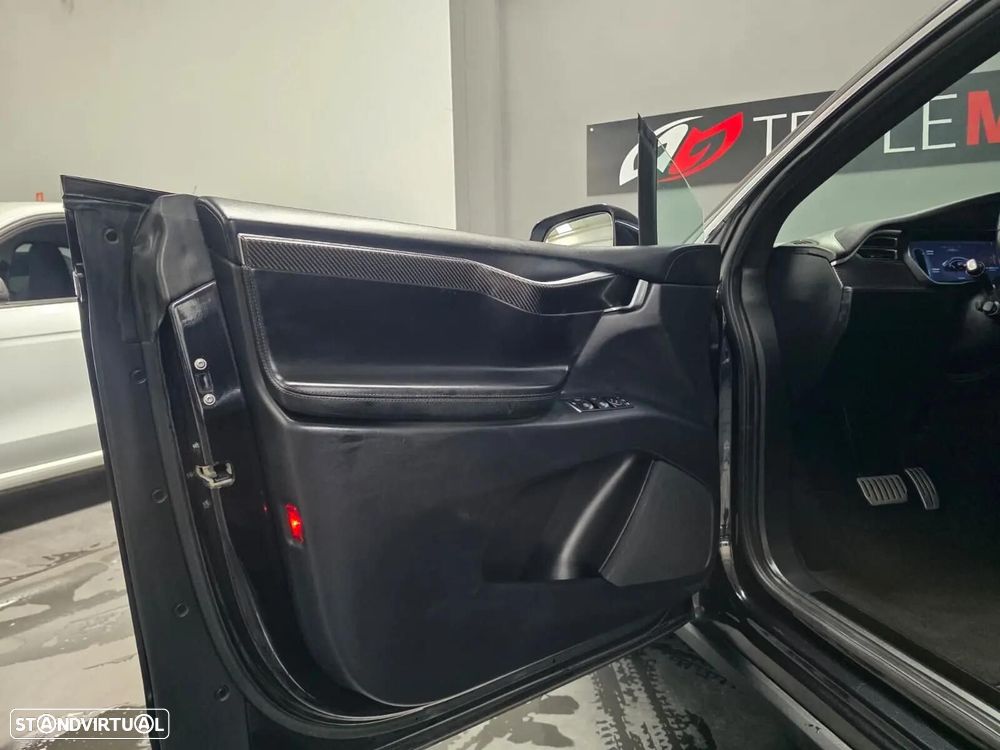Tesla Model X P100D - 18