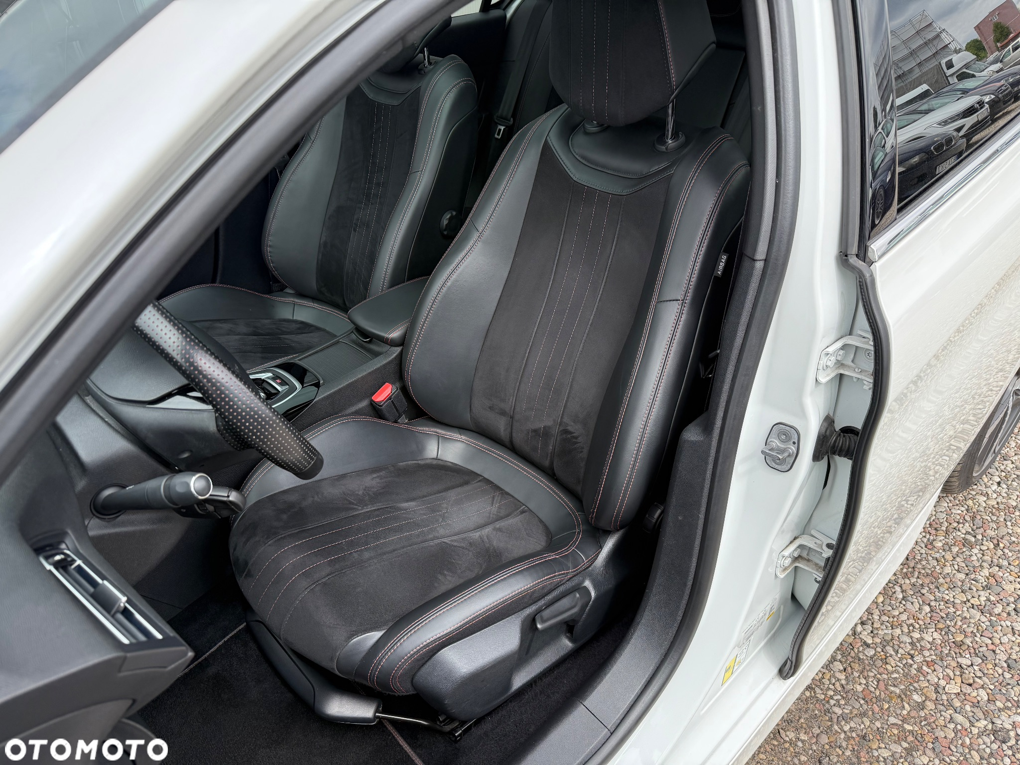 Peugeot 308 1.6 e-THP GT S&S - 21