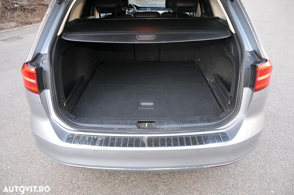 Volkswagen Passat 2.0 TDI DSG Highline - 27