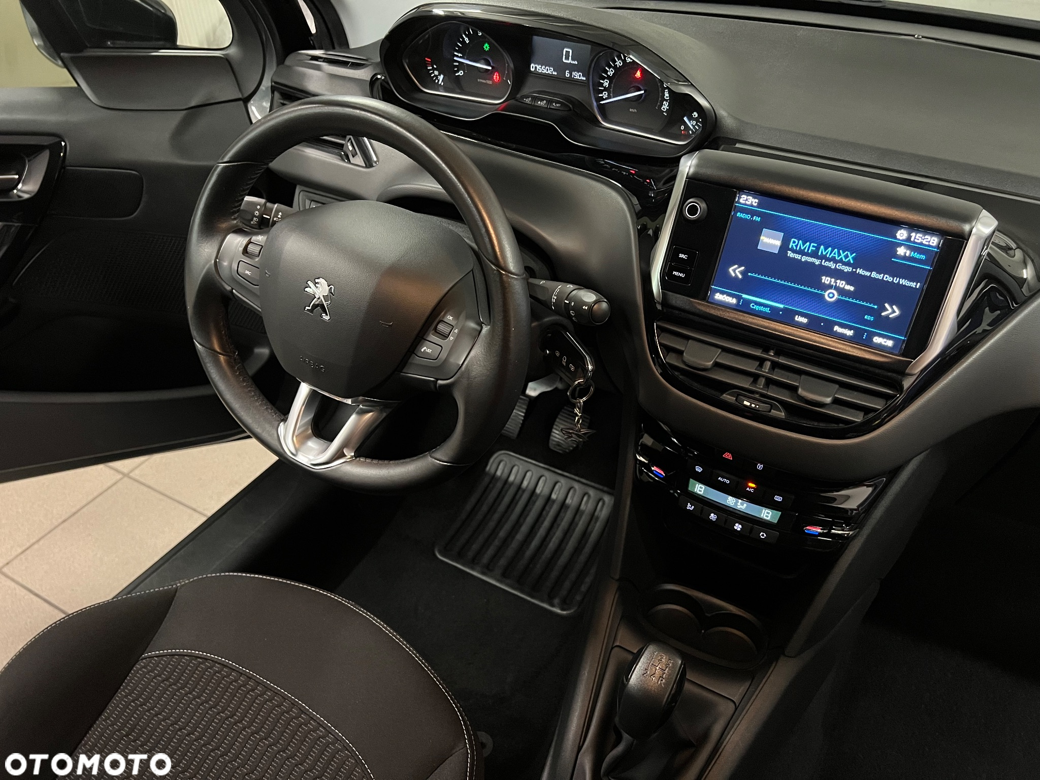 Peugeot 208 - 28