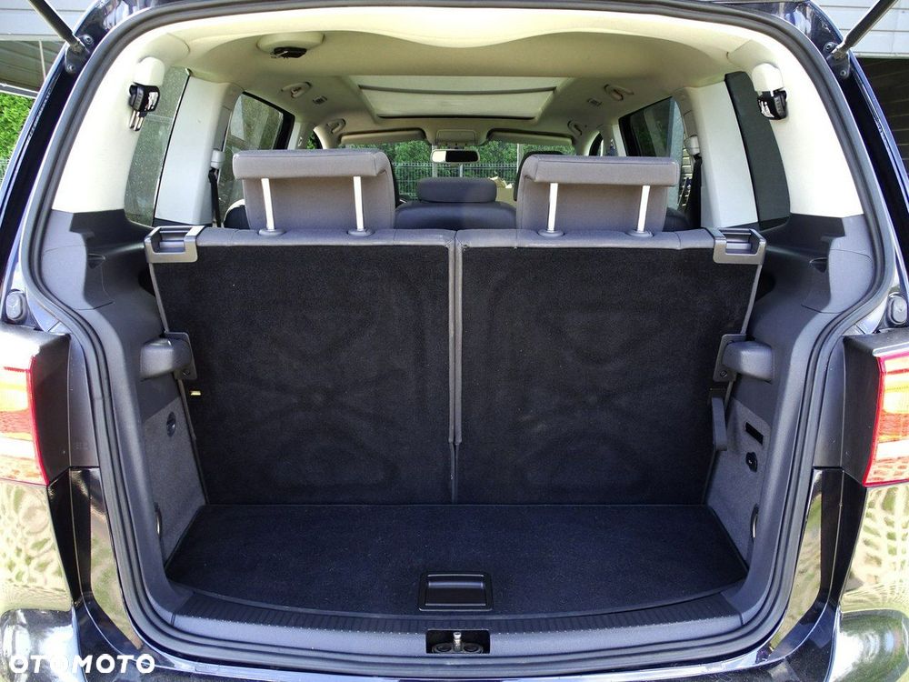 Volkswagen Touran - 35