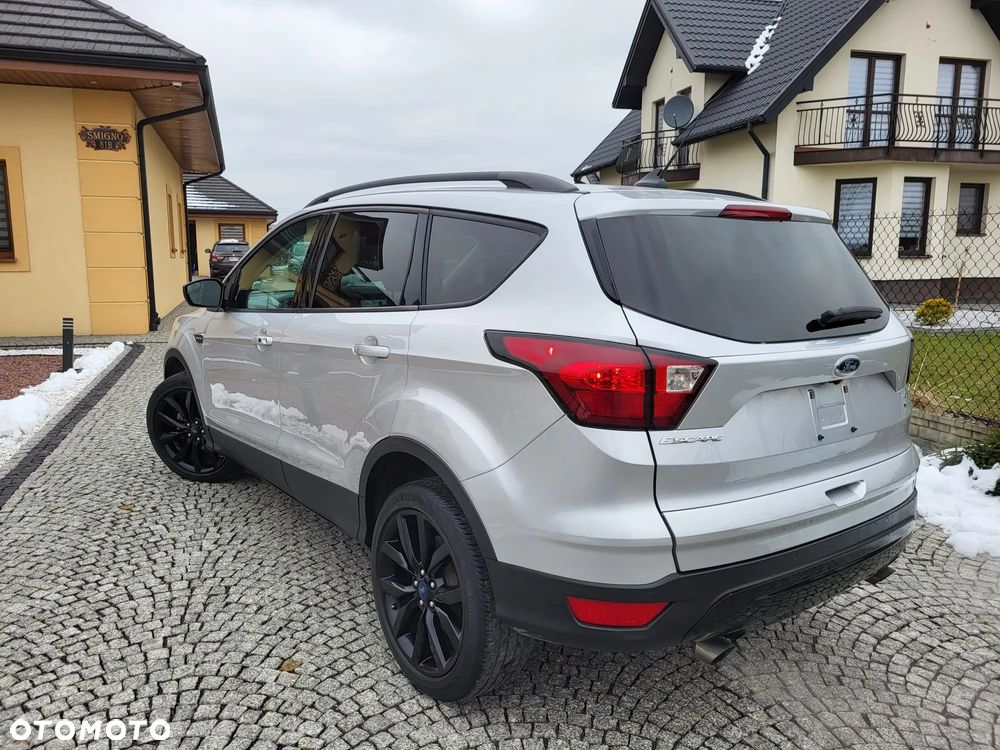 Ford Kuga - 16