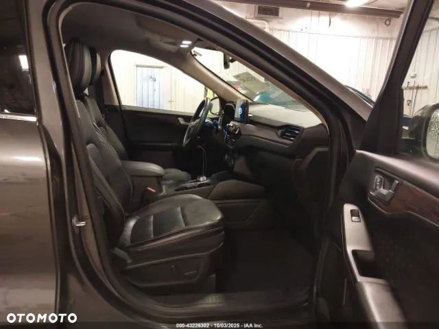 Ford Escape 2.0 EcoBoost AWD Titanium - 5