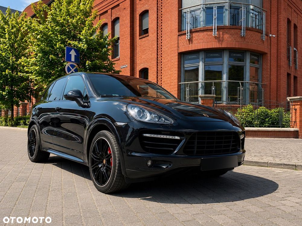 Porsche Cayenne - 1