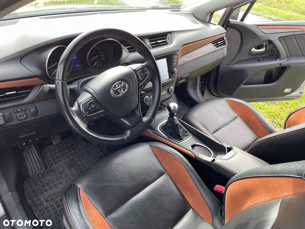Toyota Avensis - 13