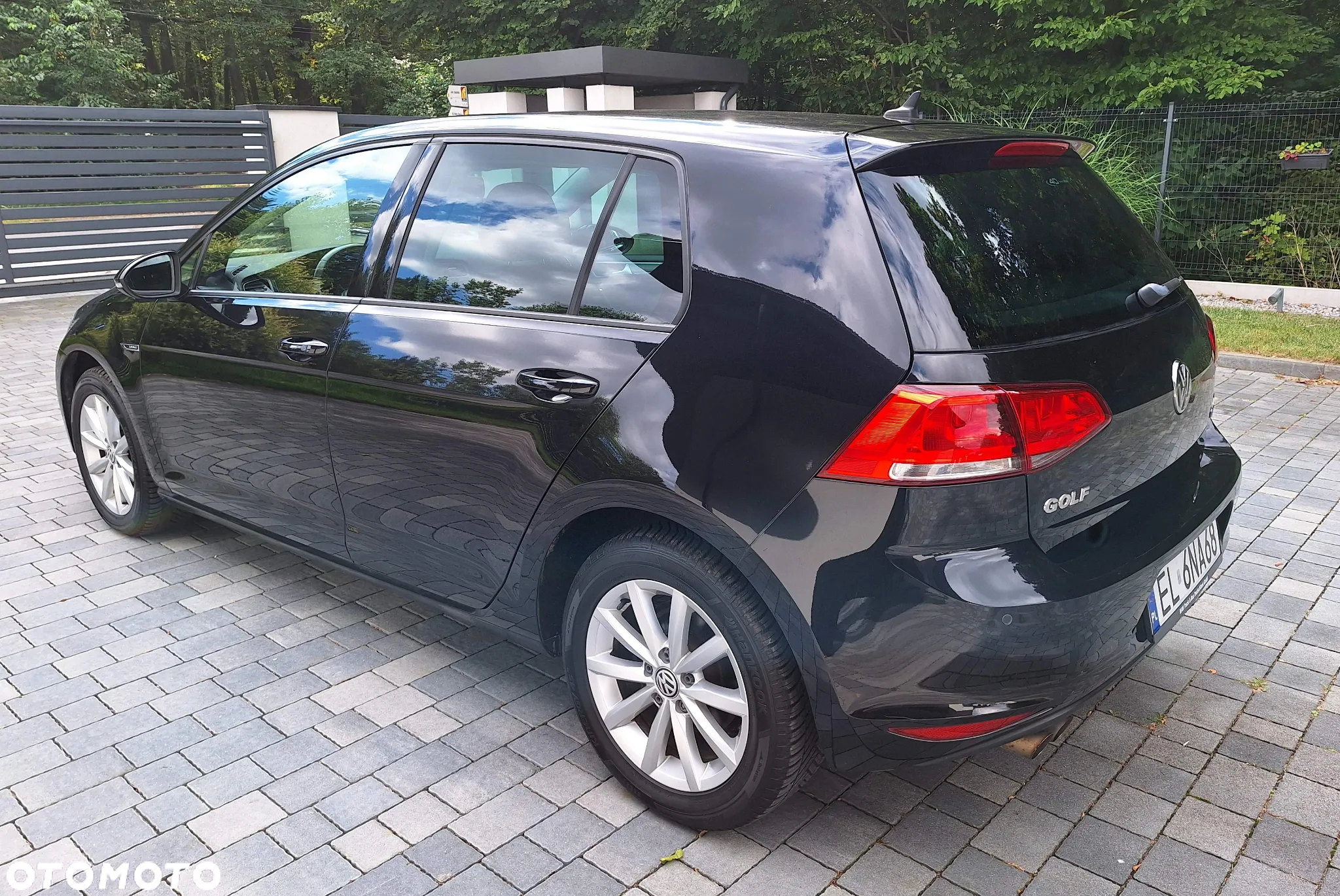 Volkswagen Golf 1.4 TSI BlueMotion Technology DSG Lounge - 4
