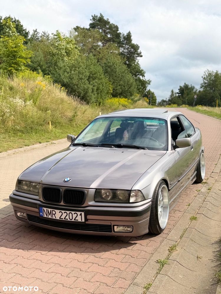 BMW Seria 3 323i - 8