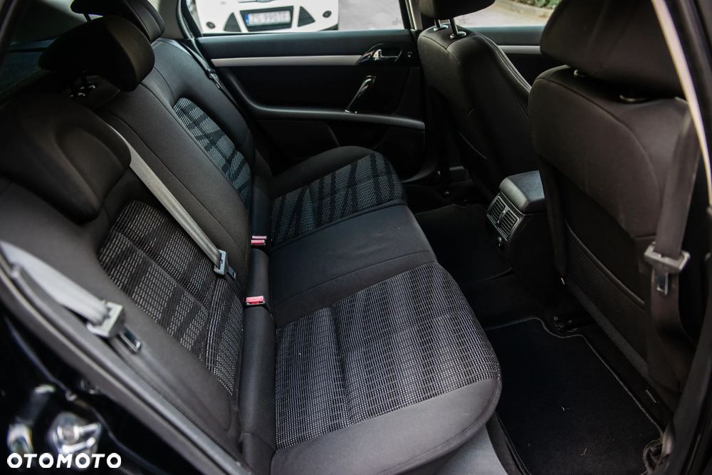 Peugeot 407 SW HDi 140 Business Line - 22