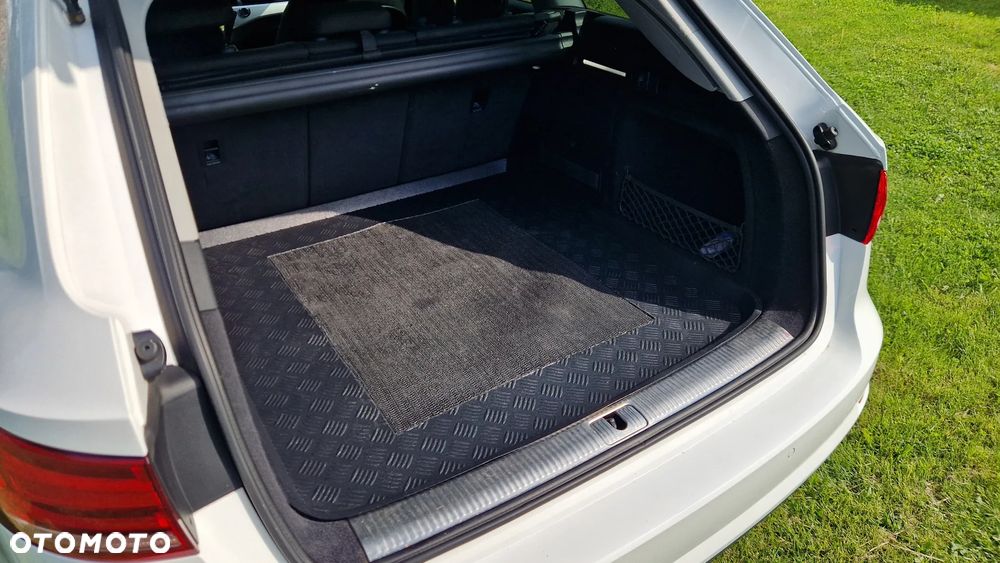 Audi A4 Avant 2.0 TDI - 10