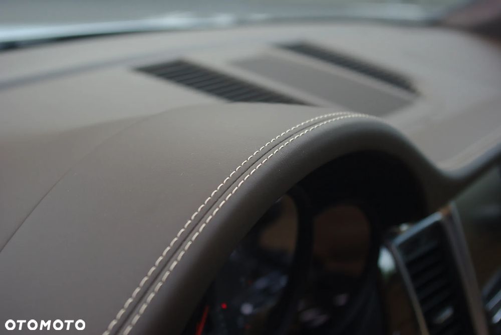 Porsche Macan - 16