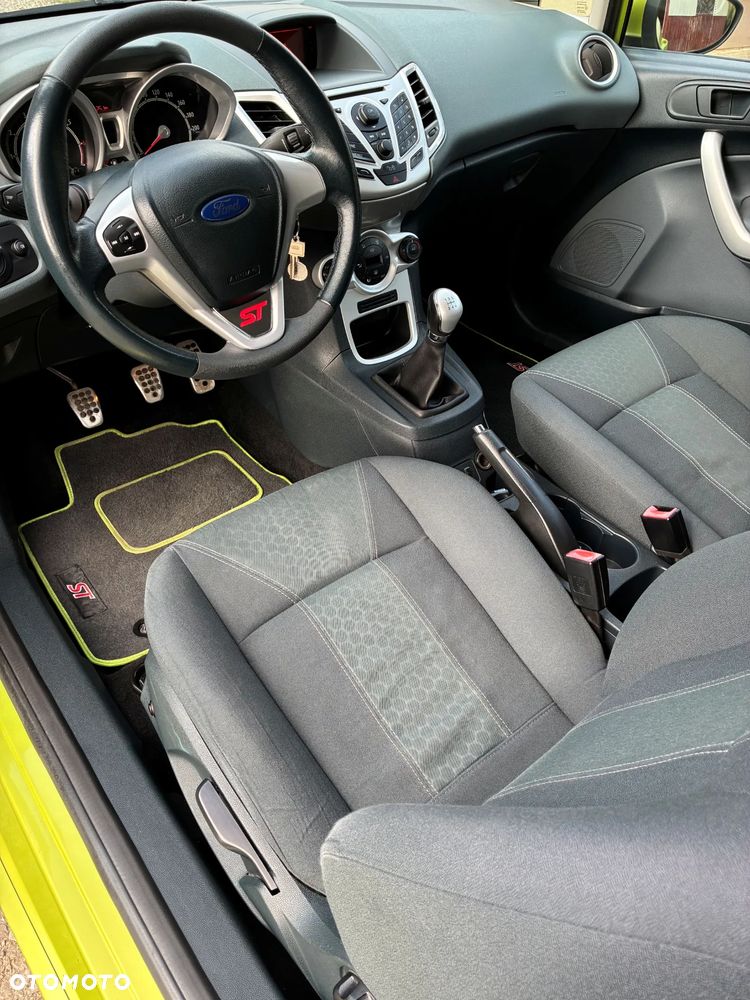 Ford Fiesta - 11
