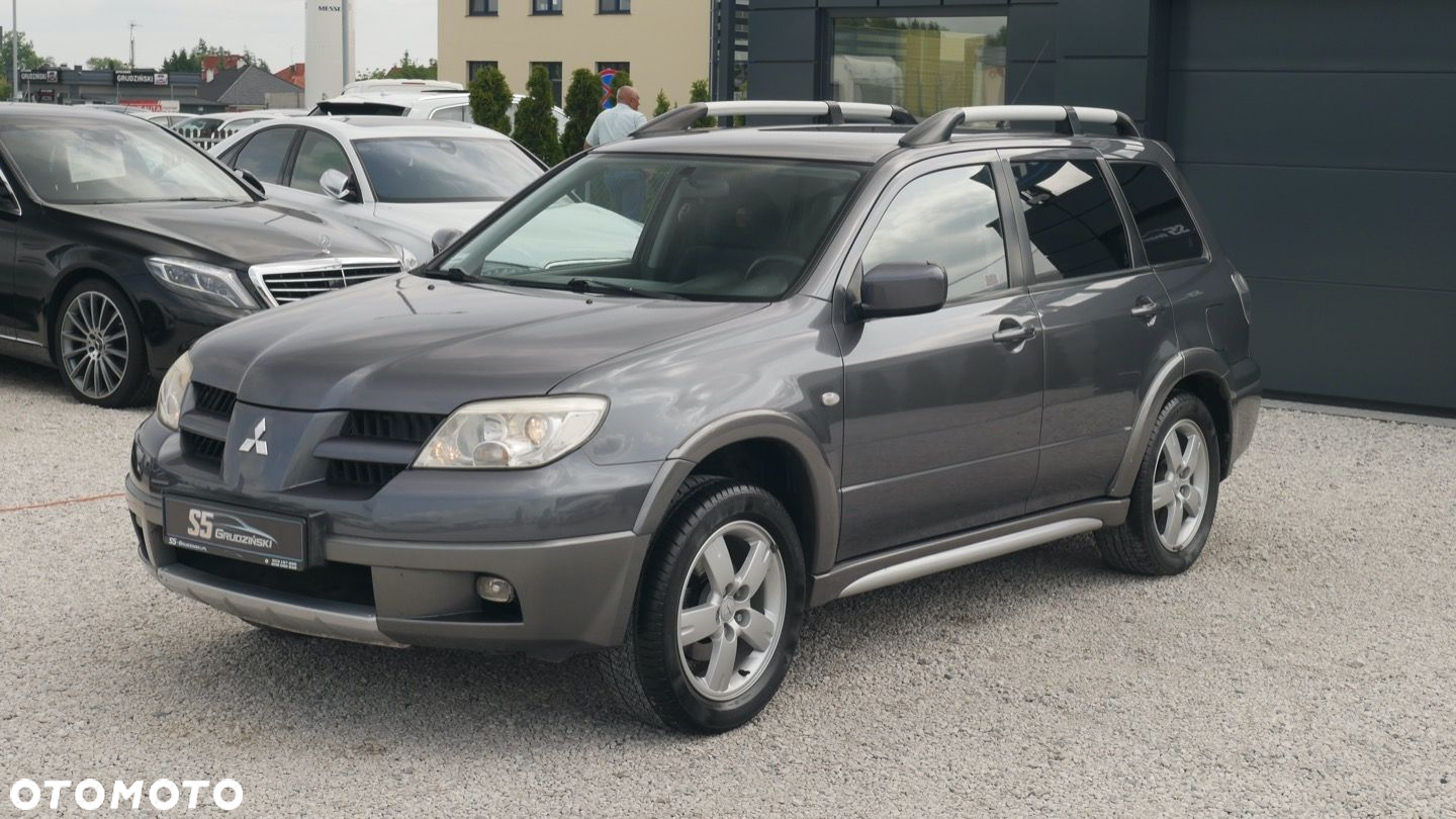 Mitsubishi Outlander - 4