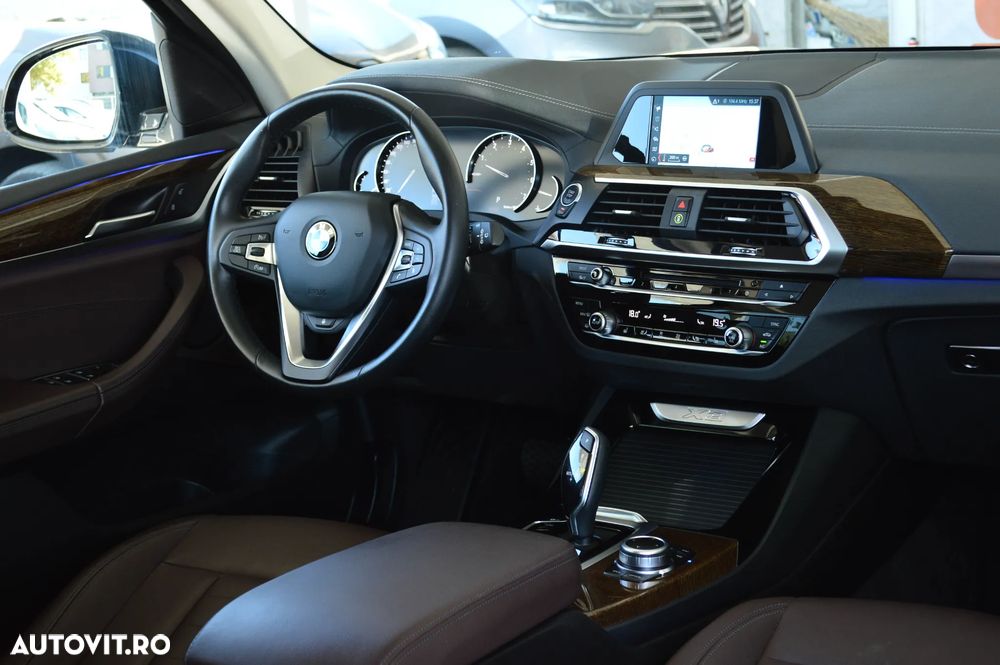 BMW X3 xDrive20i AT Luxury Line - 25