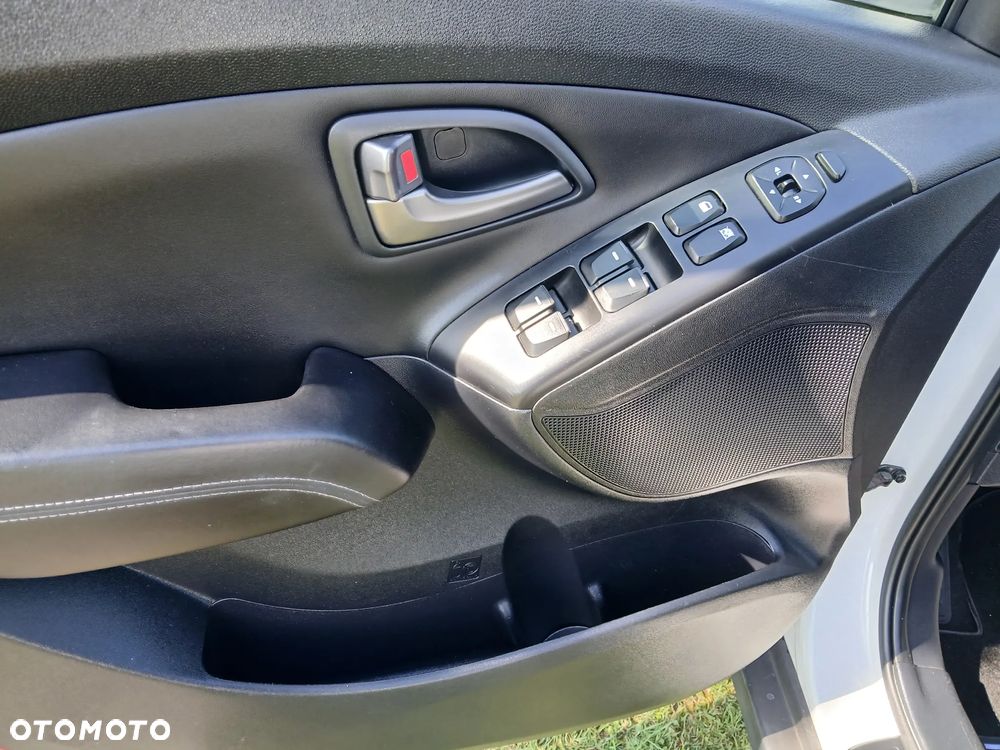 Hyundai ix35 1.7 CRDi 2WD blue Style - 11