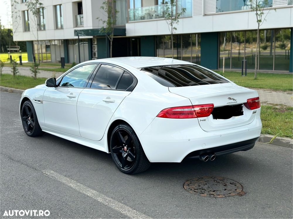 Jaguar XE 2.0 AWD R-Sport - 1