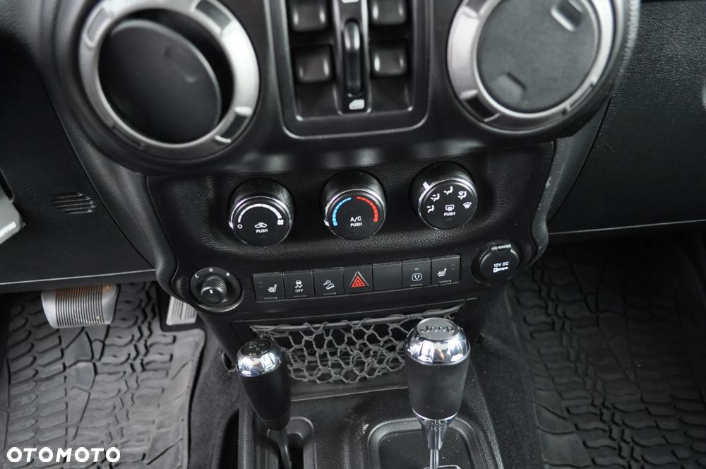 Jeep Wrangler 3.6 Unlim Black Edition II - 20