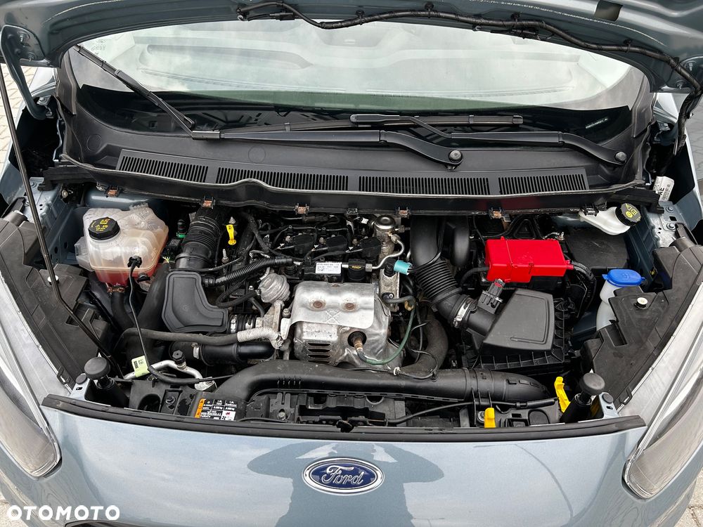 Ford Transit Courier - 24