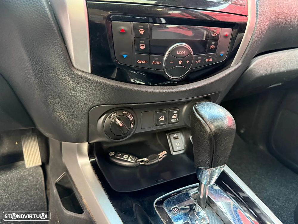 Nissan Navara 2.3 dCi CD 4WD Tekna AT - 13